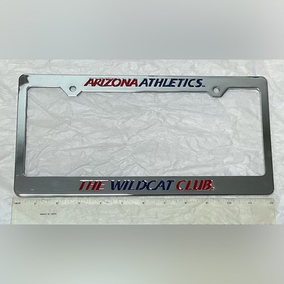 University of Arizona Athletics- "WILDCAT CLUB" Chrome Metal License Plate Frame - Picture 1 of 8